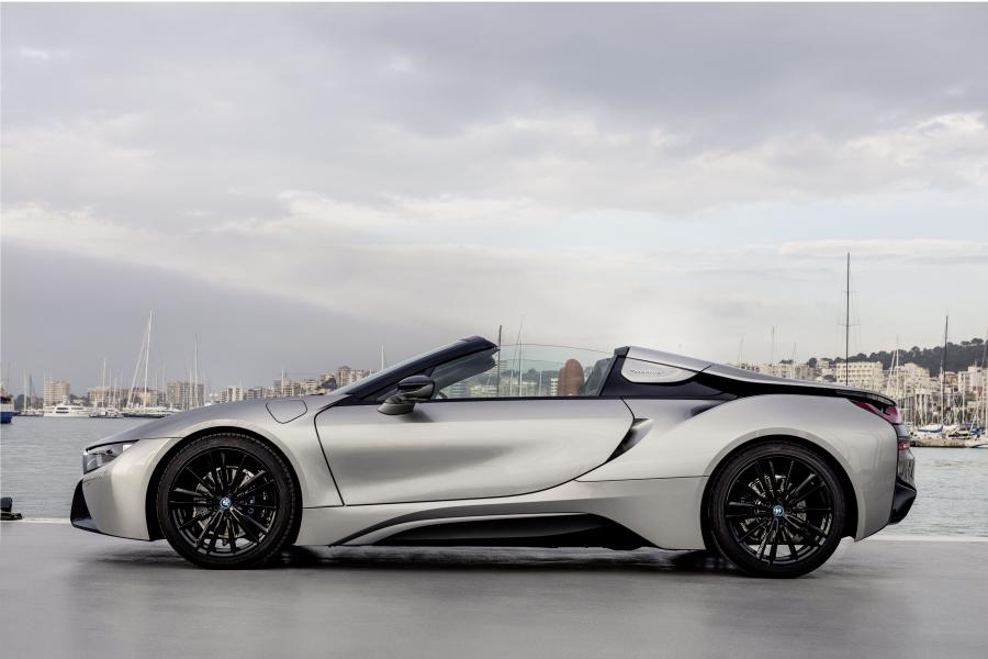  BMW i8 Roadster (I15) 2018 года  (WW) (фото 124 из 198)